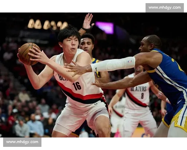 开拓者比赛直播全程追踪球队战术亮点与球星表现解析赛场瞬间深度解读