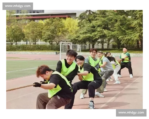 拔河比赛500人挑战极限团队协作力量的巅峰对决全程回顾 拔河比赛500人挑战极限团队协作力量的巅峰对决全程回顾