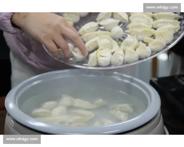 一场其乐融融的包饺子比赛让我体会到团结与家的温度和成长感悟 一场其乐融融的包饺子比赛让我体会到团结与家的温度和成长感悟